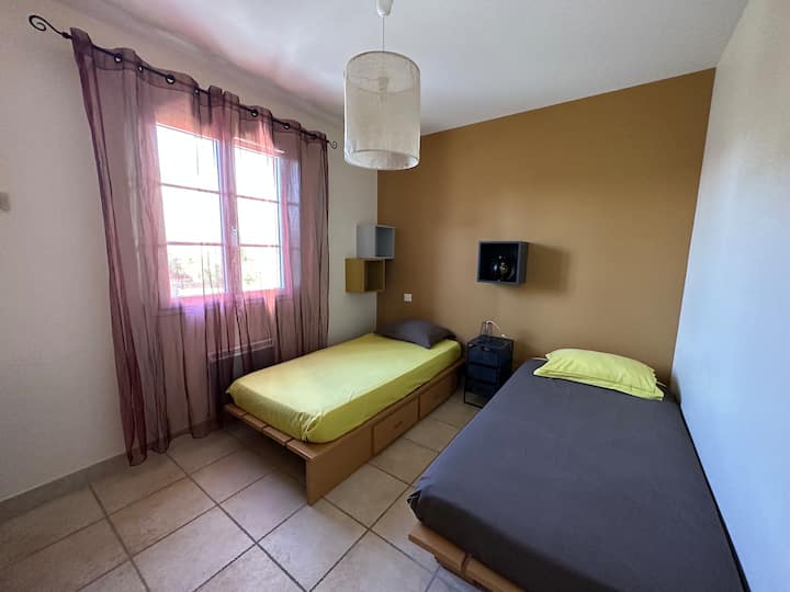 Dormitorio 2: Dos  camas de 90