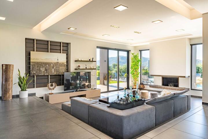 Villa Vega I Heated* pool, next to nature! gallery image 5