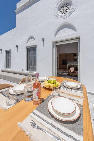 Sunset Mansion gallery image 3