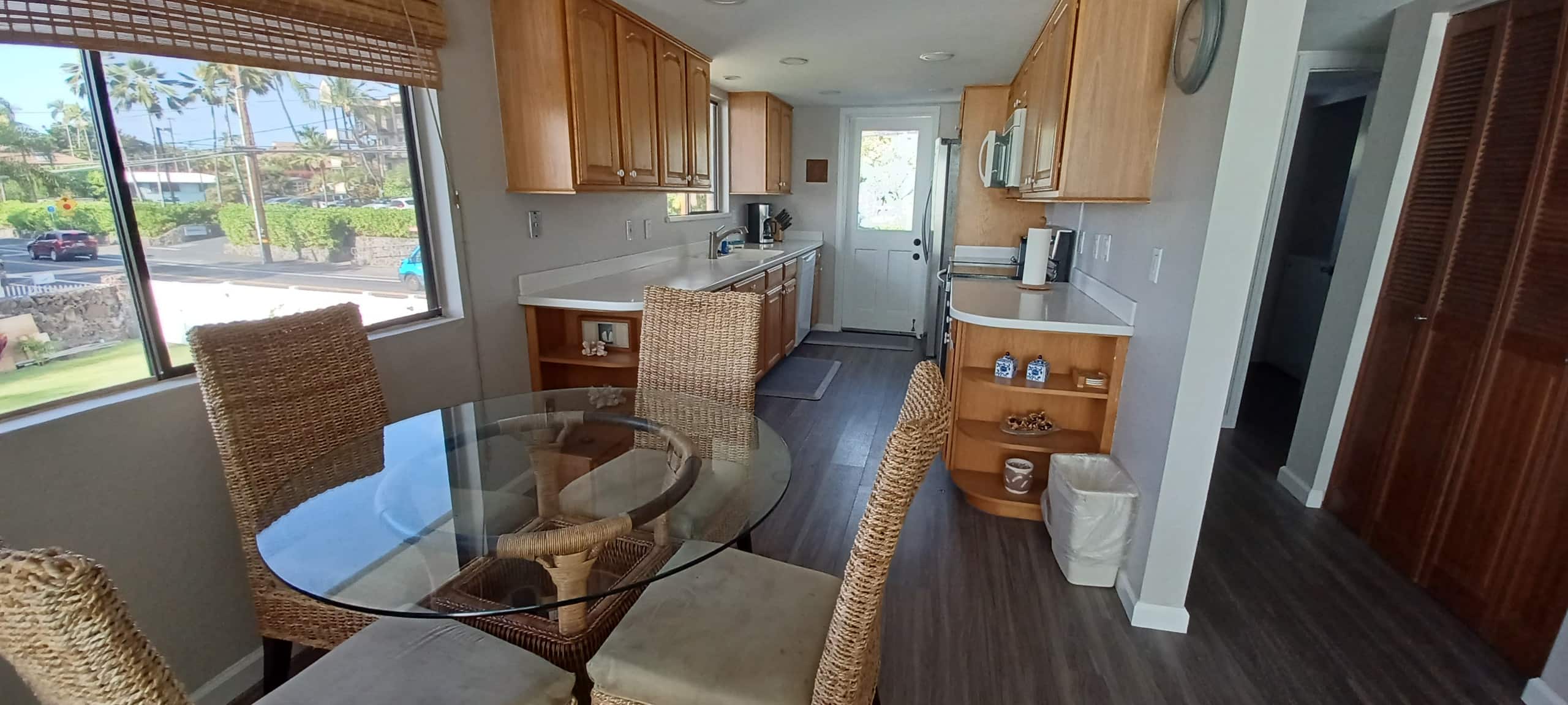 Condo in Kailua-Kona · ★4.68 · 2 bedrooms · 3 beds · 2.5 baths - Image 9