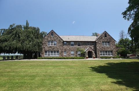 Fern Hall Estate with Guest Home and Boathouse