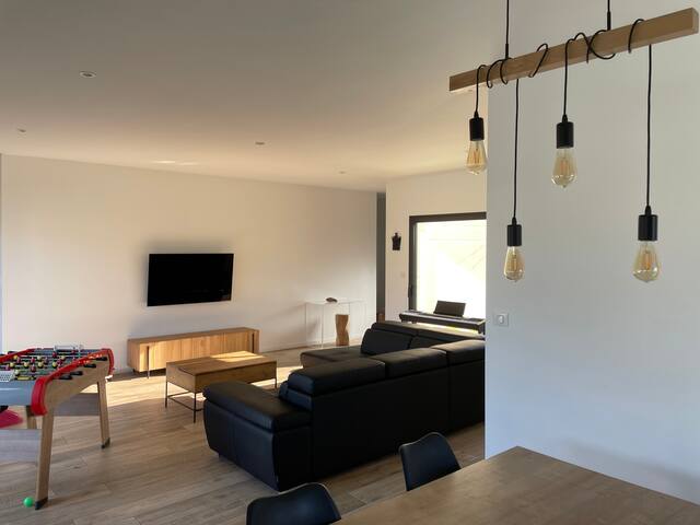 Maison entière avec piscine et trampoline gallery image 4