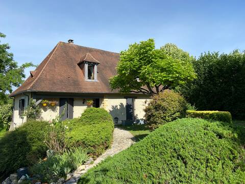 House- 8 beds- pool