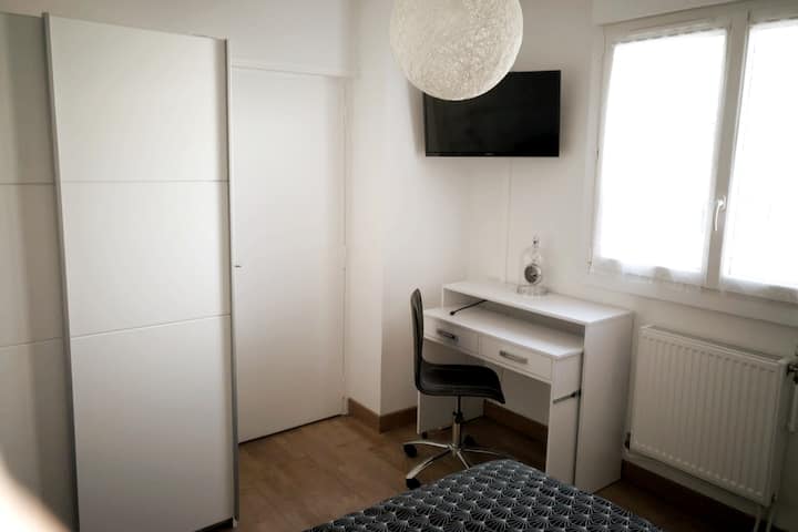 Chambre 2
( 1 lit 160x200 )