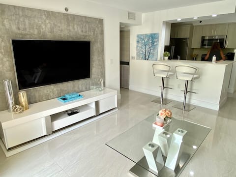 Luxury 1 bedroom Apt in Yacht Club