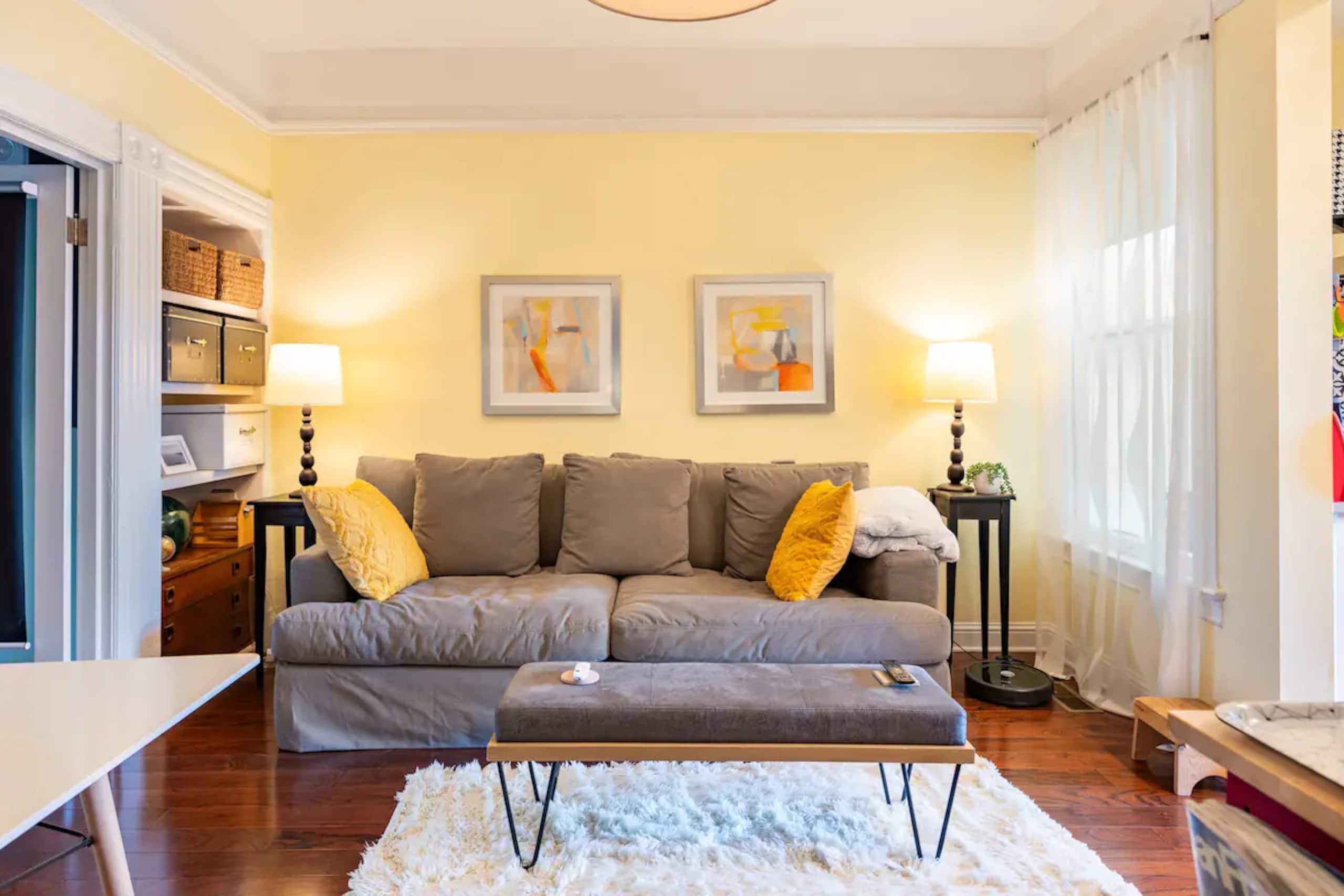 Home in San Francisco · ★4.96 · 2 bedrooms · 2 beds · 2 baths - Image 2