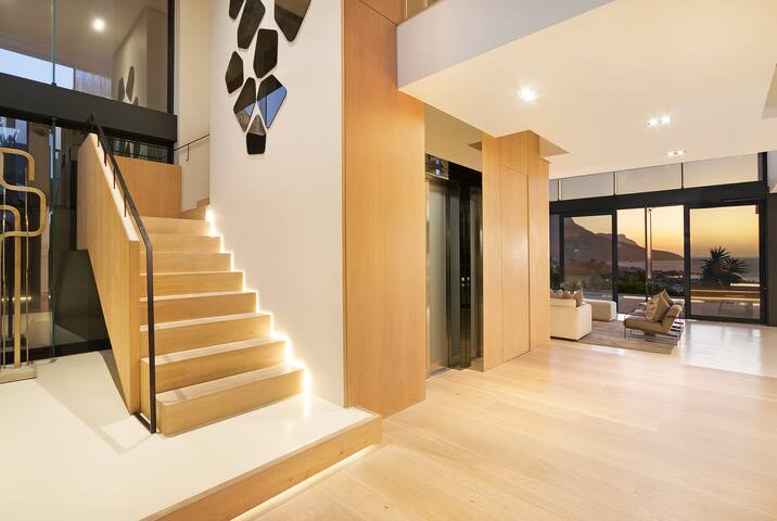 32 on Sedgemoor (6 Bedroom) gallery image 4