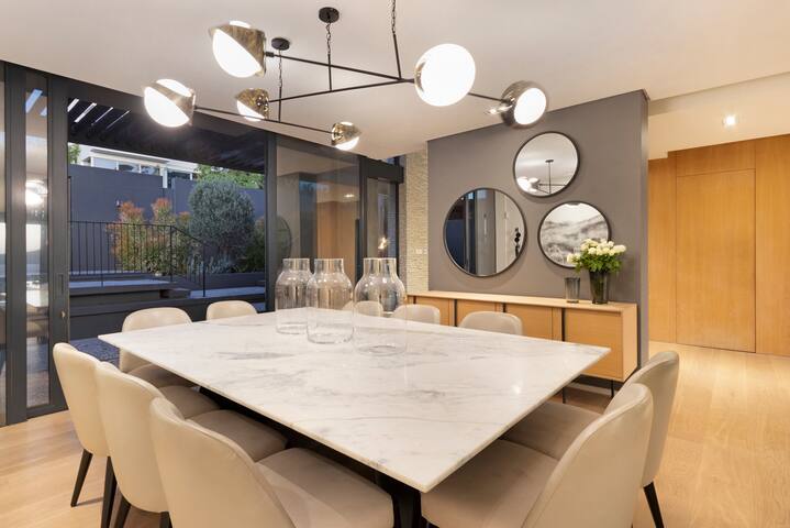 32 on Sedgemoor (6 Bedroom) gallery image 5