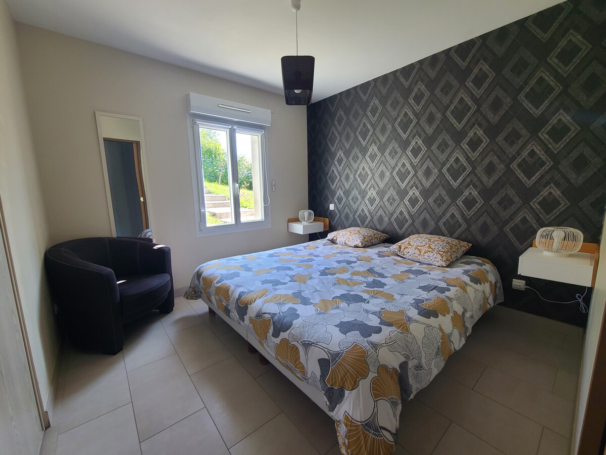 غرفة نوم - سرير بحجم كبير 180 × 200