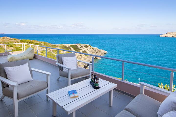 Inger’s House with Private Pool and Amazing Views gallery image 3