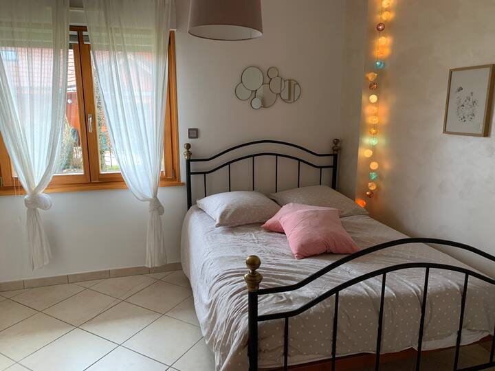 პირველი სართულის ოთახი