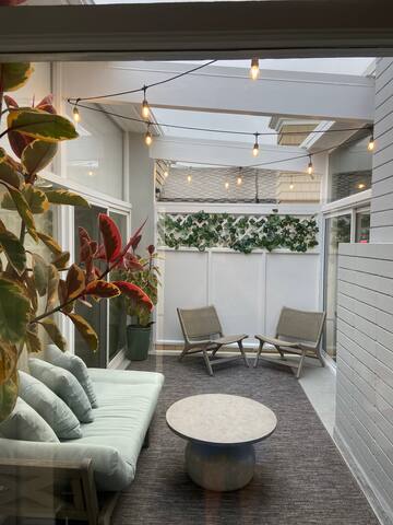 Ocean views and short walk to beach (Hermosa) gallery image 5