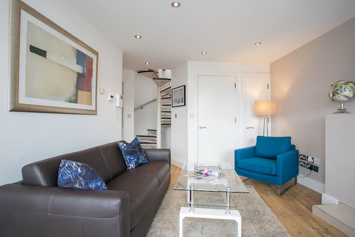 Temple Bar Duplex 3 Bed/2Bath Apt gallery image 2