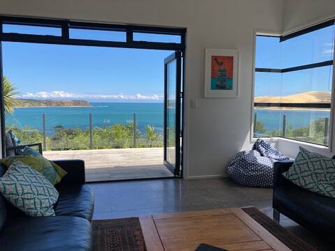 Superior quality beach house with stunning views