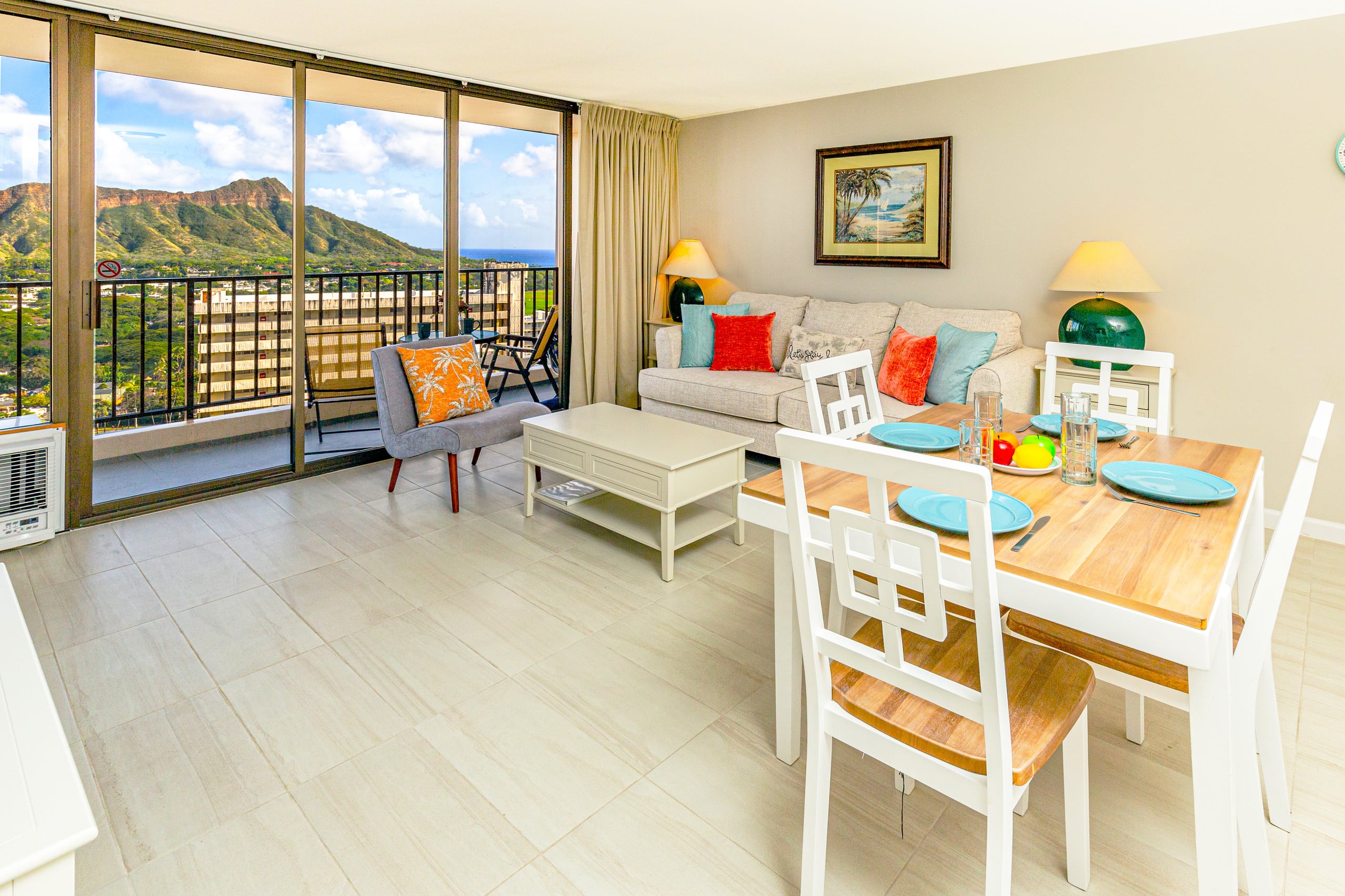 Condo in Honolulu · ★4.78 · 1 bedroom · 3 beds · 1 private bath - Image 3