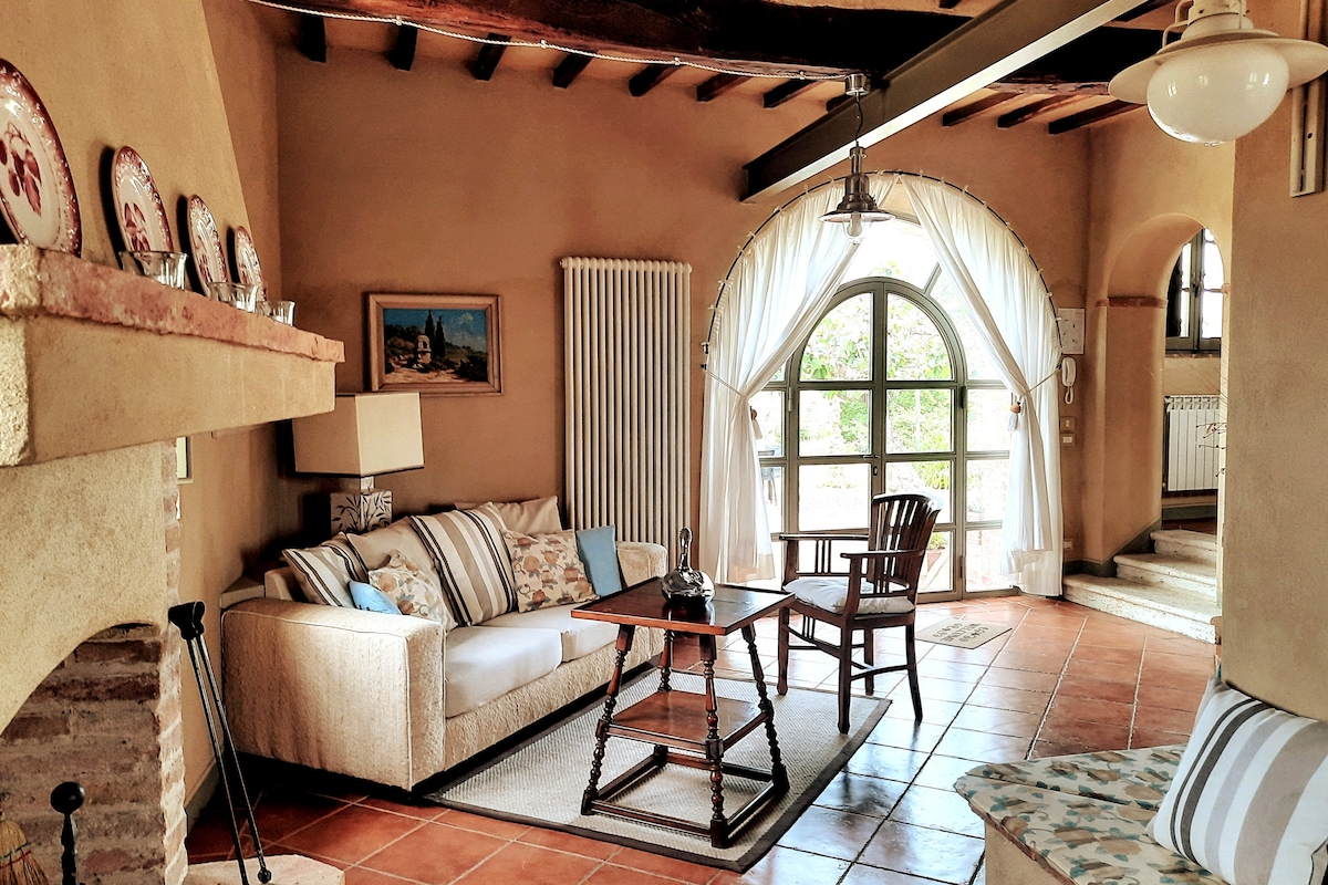 Airbnb performant: Pasqui Villas : Tribbio private house pool WiFi à Montalcino