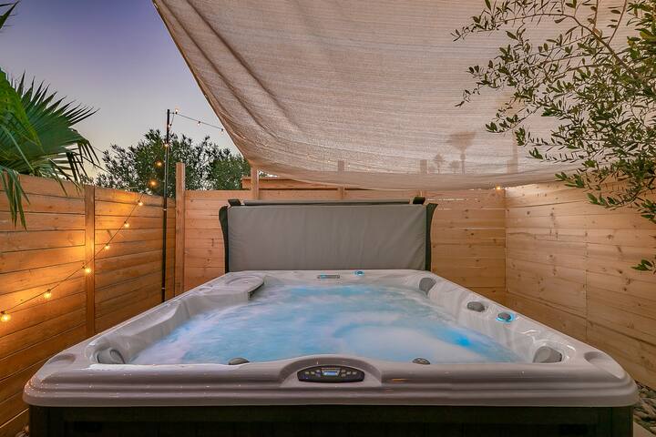 Adult Guide in Scottsdale