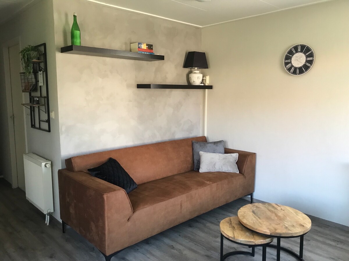 Top performing Airbnb: T Fiskersplak; bungalow for 4 people. in Wijk 00