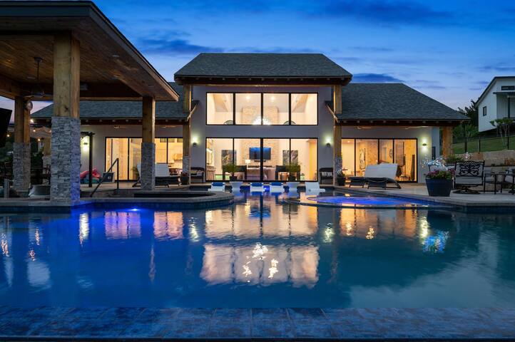 Little La Jolla Resort in Austin!