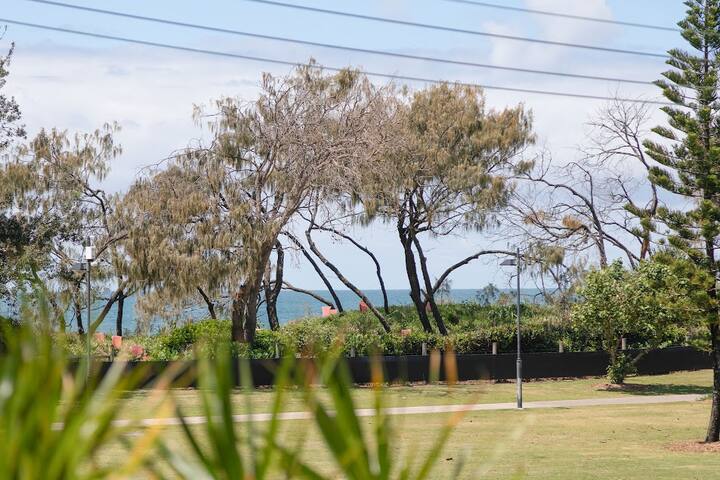 2 Bedroom apartment with filtered sea views