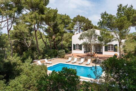Villa Los Dragones * Big beautiful Villa with pool