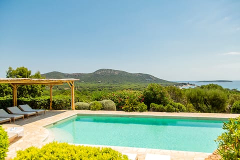 Palombaggia:  5 hp,  pool,  beach 10 min walk