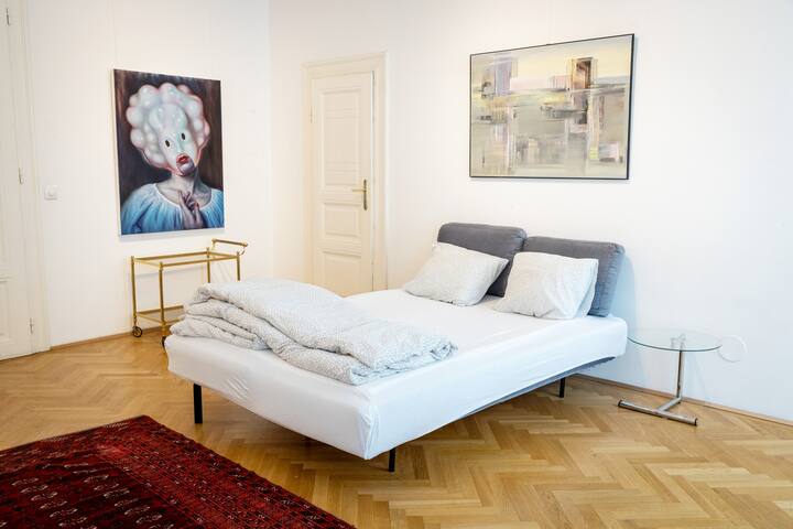 Vienna Art Apartment gallery image 3
