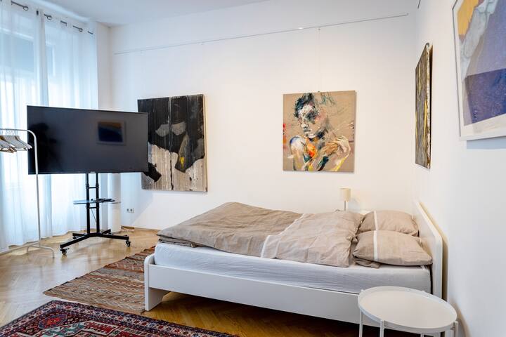 Vienna Art Apartment gallery image 2
