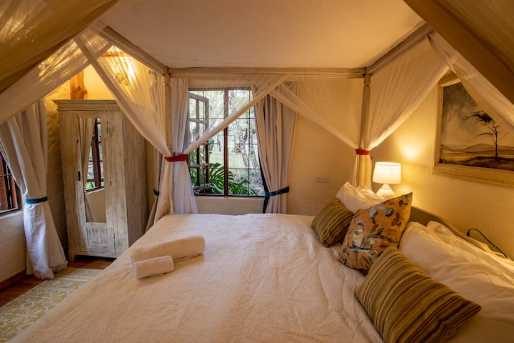 Queen bed in the third bedroom