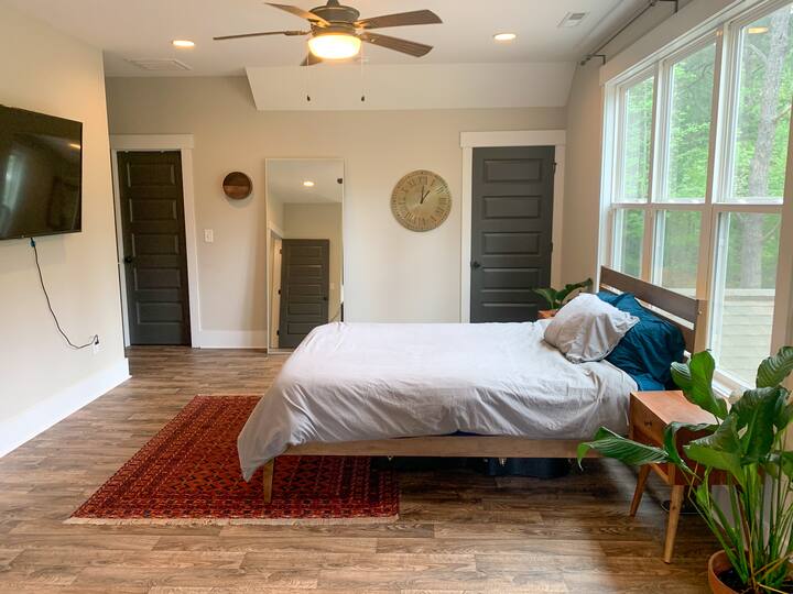 Private Paradise (Sleeps 8 comfortably) + HOT TUB