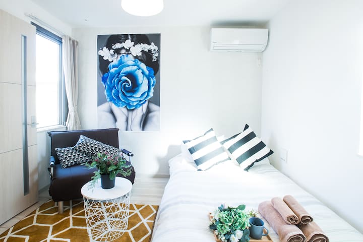 Nearest sta 3 mins /JR 9 min to shinjuku/Two rooms