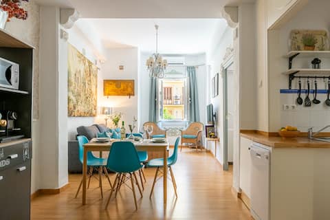 Popular Airbnb listing: Apartment in the heart of Seville in Alfalfa