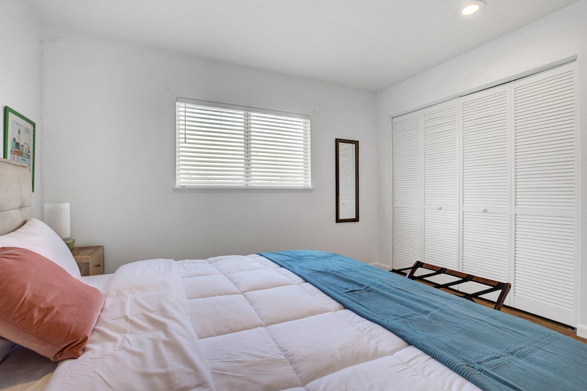 Chumba namba3 kilicho na kitanda aina ya King