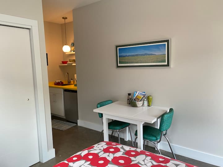 Lemon Drop Private Suite - Livingston, MT