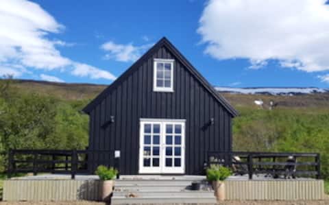 Flora cottages, unique, warm, romantic