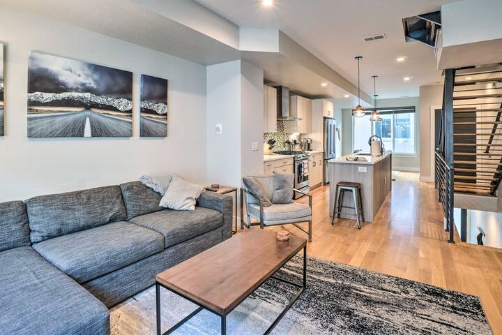 Mile High Overlook – Amazing roof top views! gallery image 5