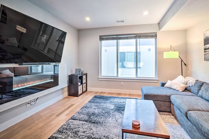 Mile High Overlook – Amazing roof top views! gallery image 3