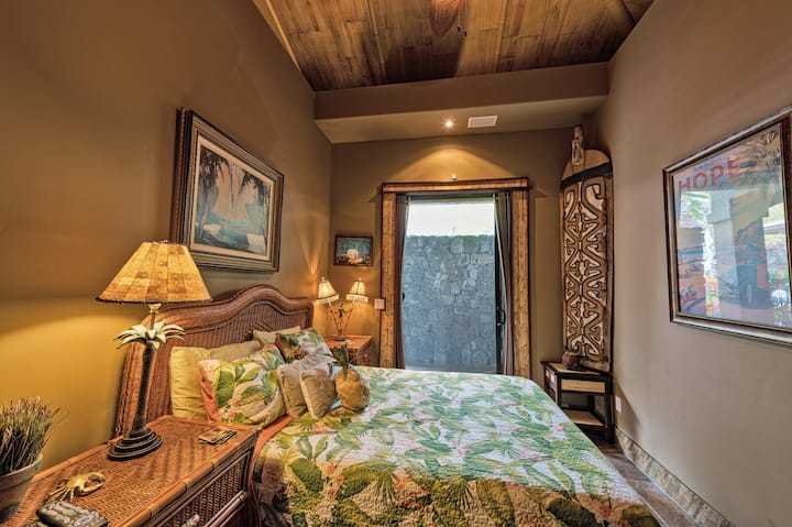 Štvrtá spálňa s havajskou tematikou. Klenuté stropy z bambusového dreva, káblová televízia