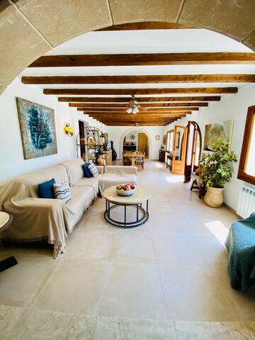 Villa Can Segura – close to resort centre/beach. gallery image 5