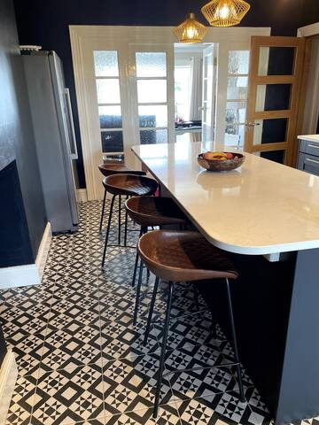 Large Georgian house close to Dublin City Center gallery image 4