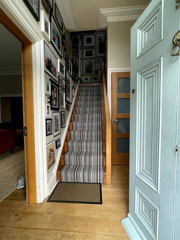 Large Georgian house close to Dublin City Center