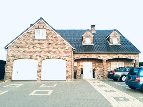 Apartment in the countryside. 2 bedrooms, laundry.