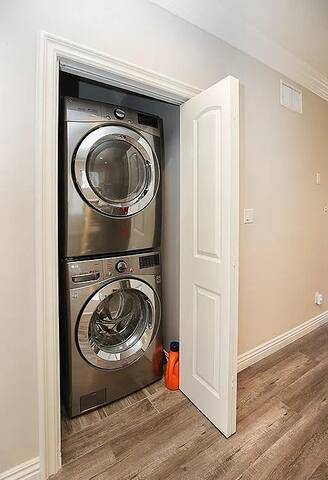 Great house in Los Feliz Village, Hollywood, CA! gallery image 2