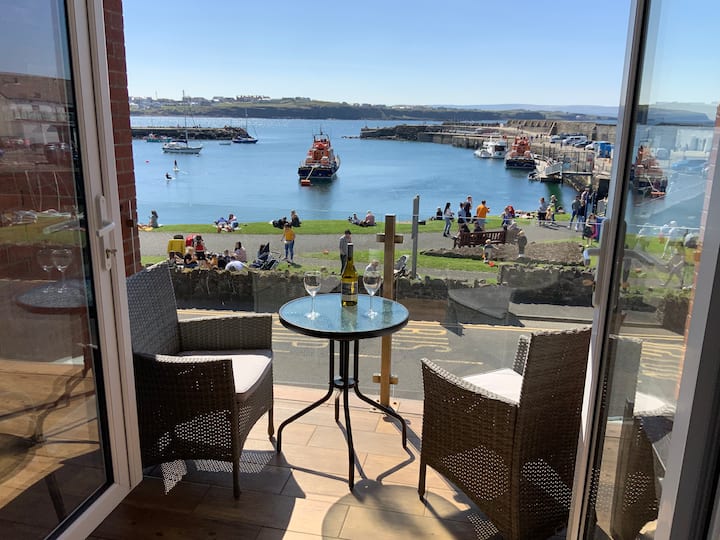 Portrush apt; stunning sea views at harbour Apartments for Rent in