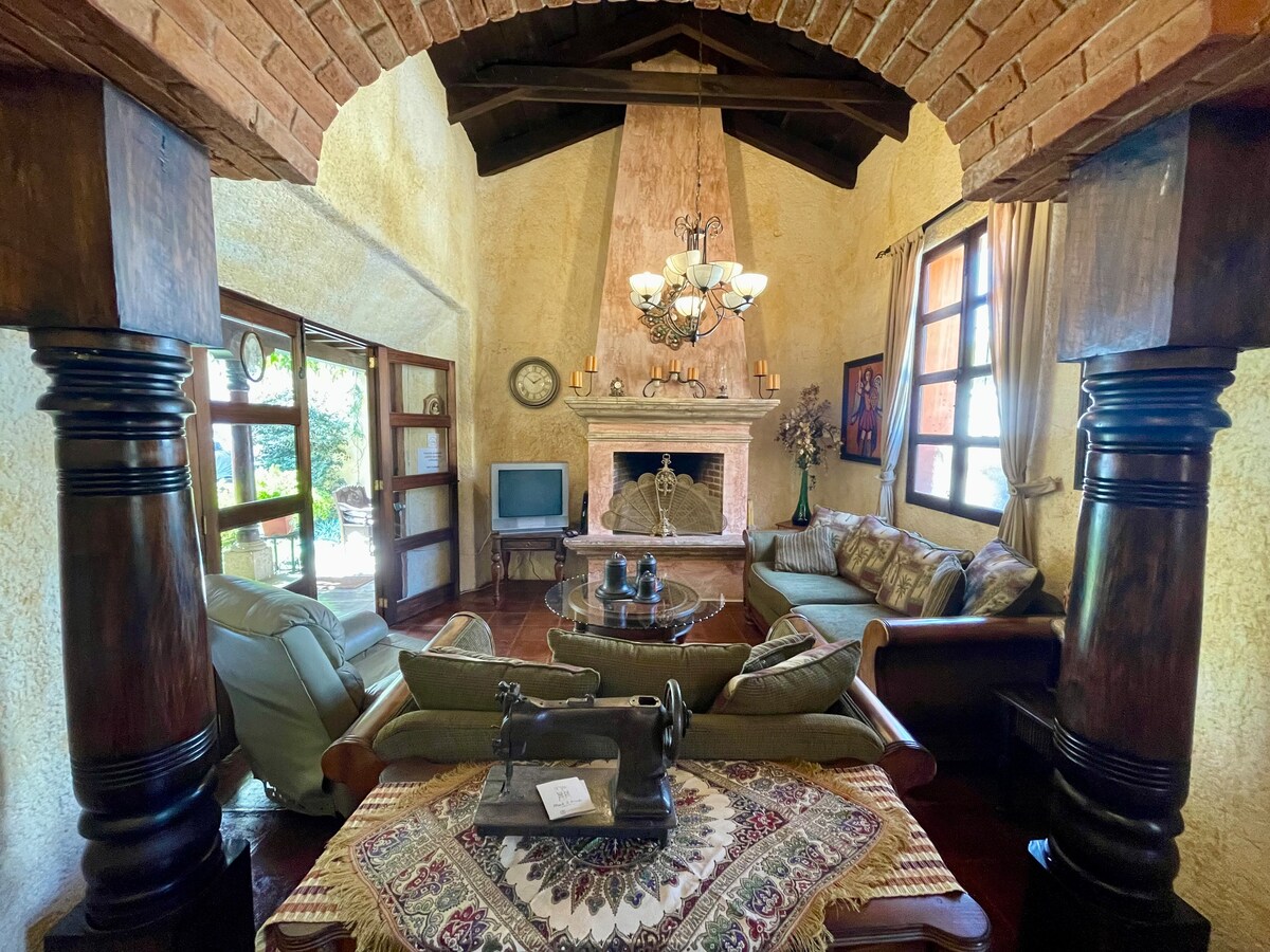 5BR Colonial House in Antigua Guatemala — 5 bedroom vacation rental in Antigua Guatemala