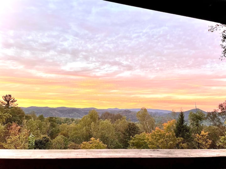 Amazing Mountain View’s/Hot Tub/ Honeymooner’s Cabins for Rent in