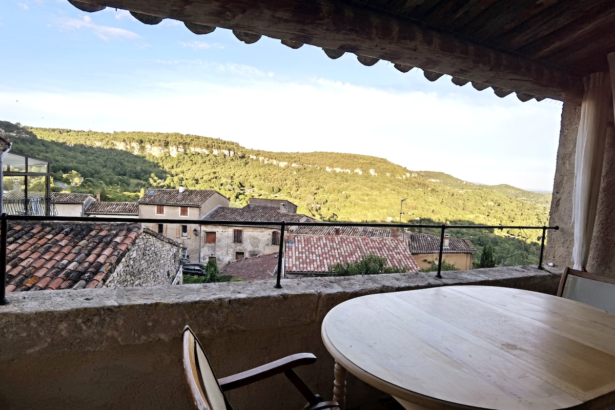 Spacious Stylish Provencal House With Terrace - Houses For Rent In ...