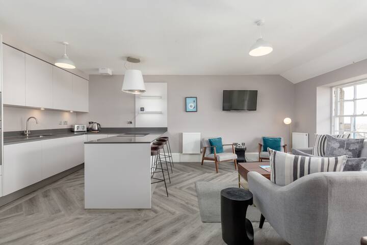 York Place City Centre 5 bedroom deluxe Apartment gallery image 2