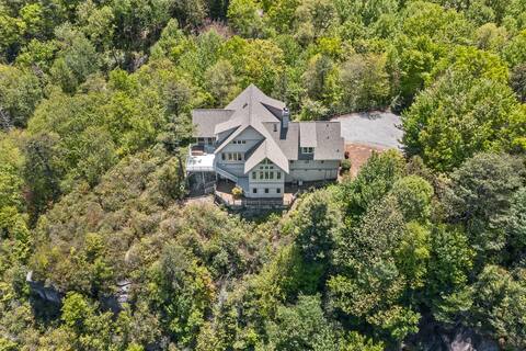 Beautiful Cliffside House at Caesar's Head SC