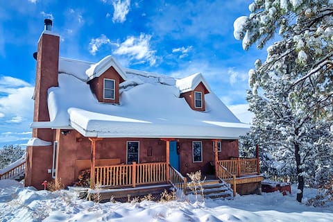 Mountain Retreat: Views, Hot Tub, Near Taos Skiing
